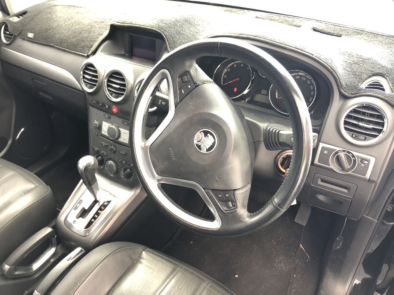 ZINUS Kai Bamboo and Metal Bed Frame Hybrid Platform Base with Footboard -