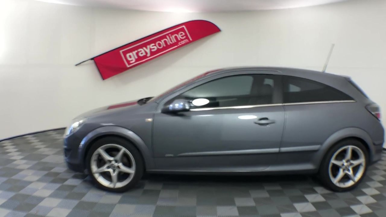 Box of 180pc U BY KOTEX Designer Liners. N.B: Damaged packaging & approx. 5