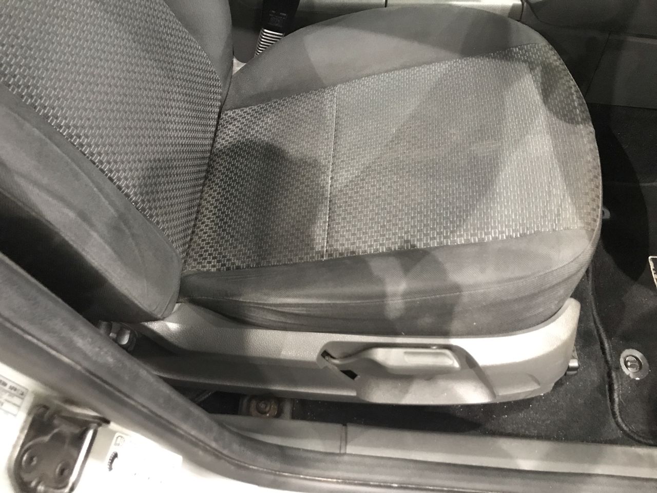 Quantity of 4 26.5-25 Earthmoving Tyres (Unused),