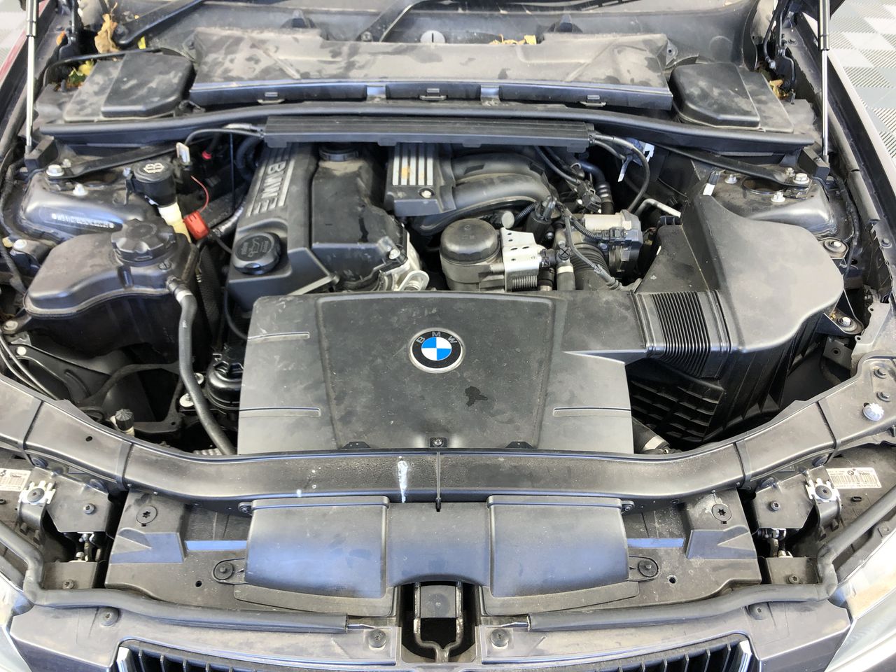 18k White Gold vermeil 1.25-carat blue topaz Ring Resizable