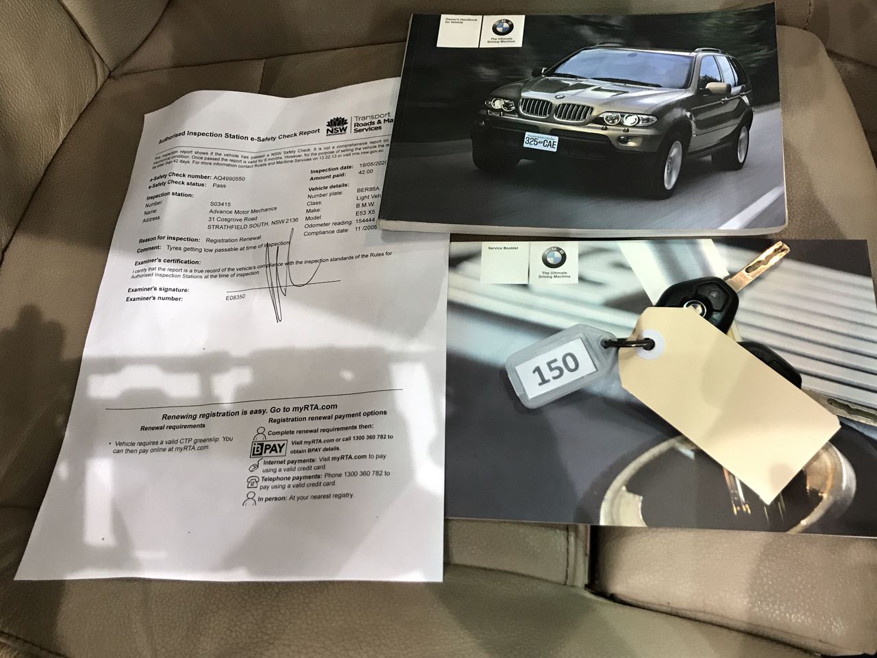 SKECHERS Women's Glide Step Shoes, Size US9, Black, 179276.  Buyers Note -