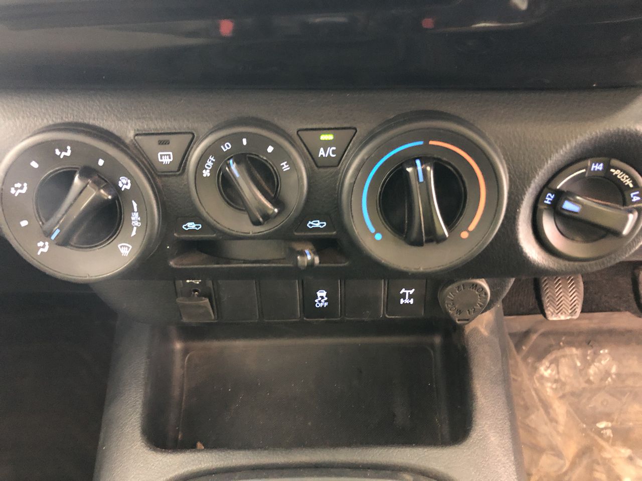 SKECHERS Women's Ultra Flex 3.0 Swift Fit Shoes, Size US11, Natural (NAT),