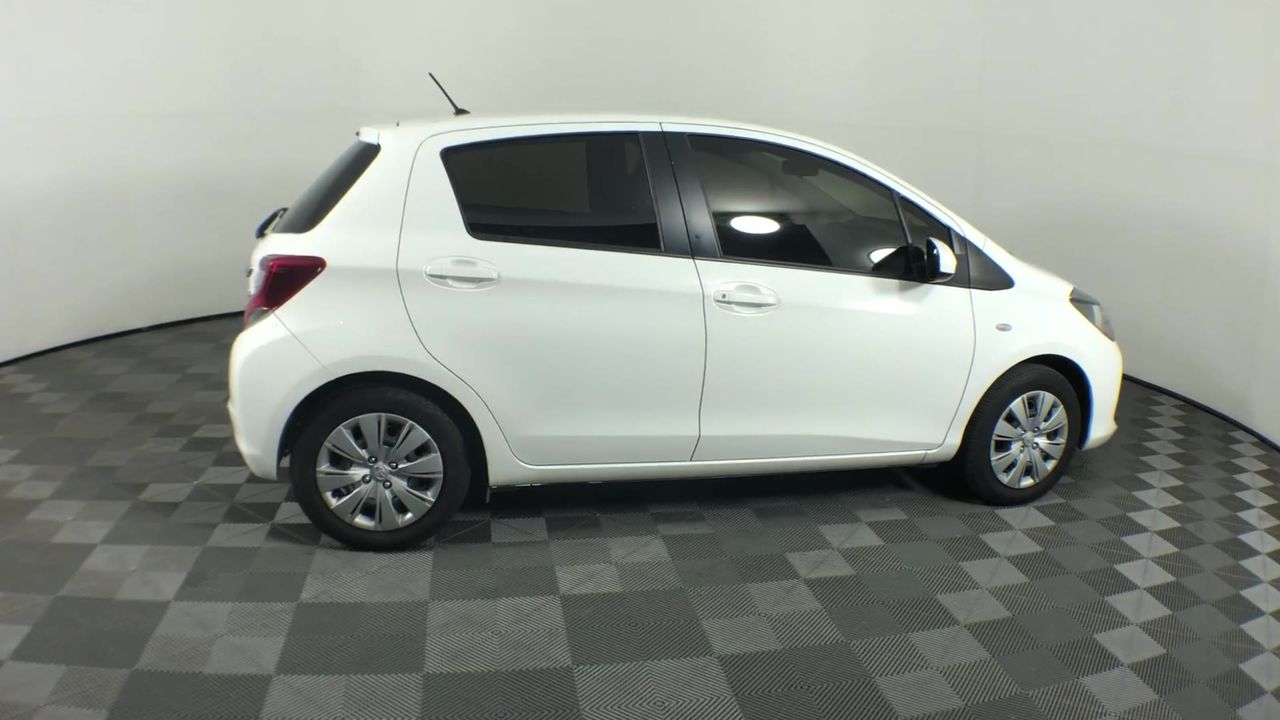 Bradman 5 Dollar Bi Metal Coin on Card of Issue 1996 Issued by RAM