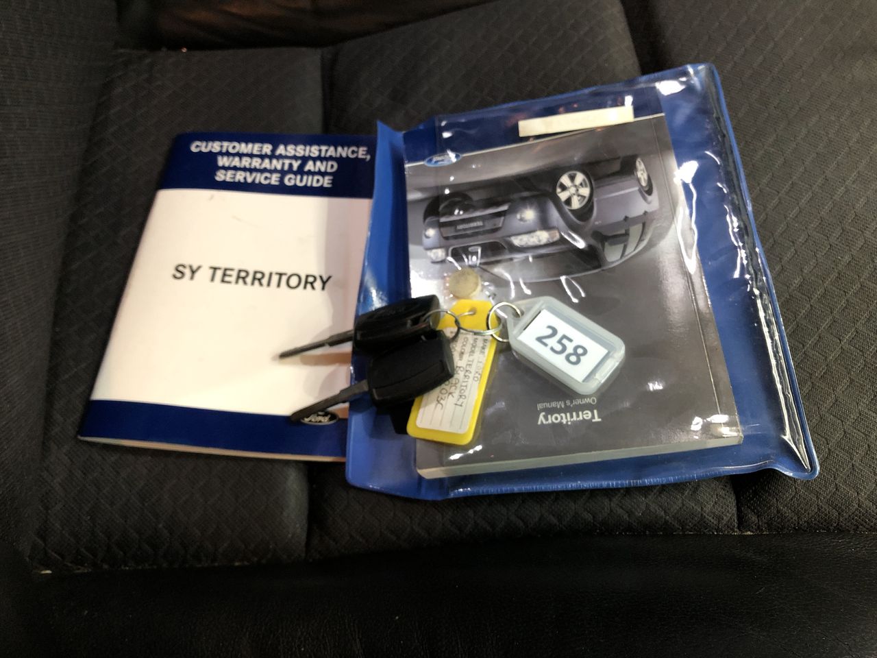 2 x Women's Active Jackets, Size L, Incl: DANSKIN & SIGNATURE, Black, 19464