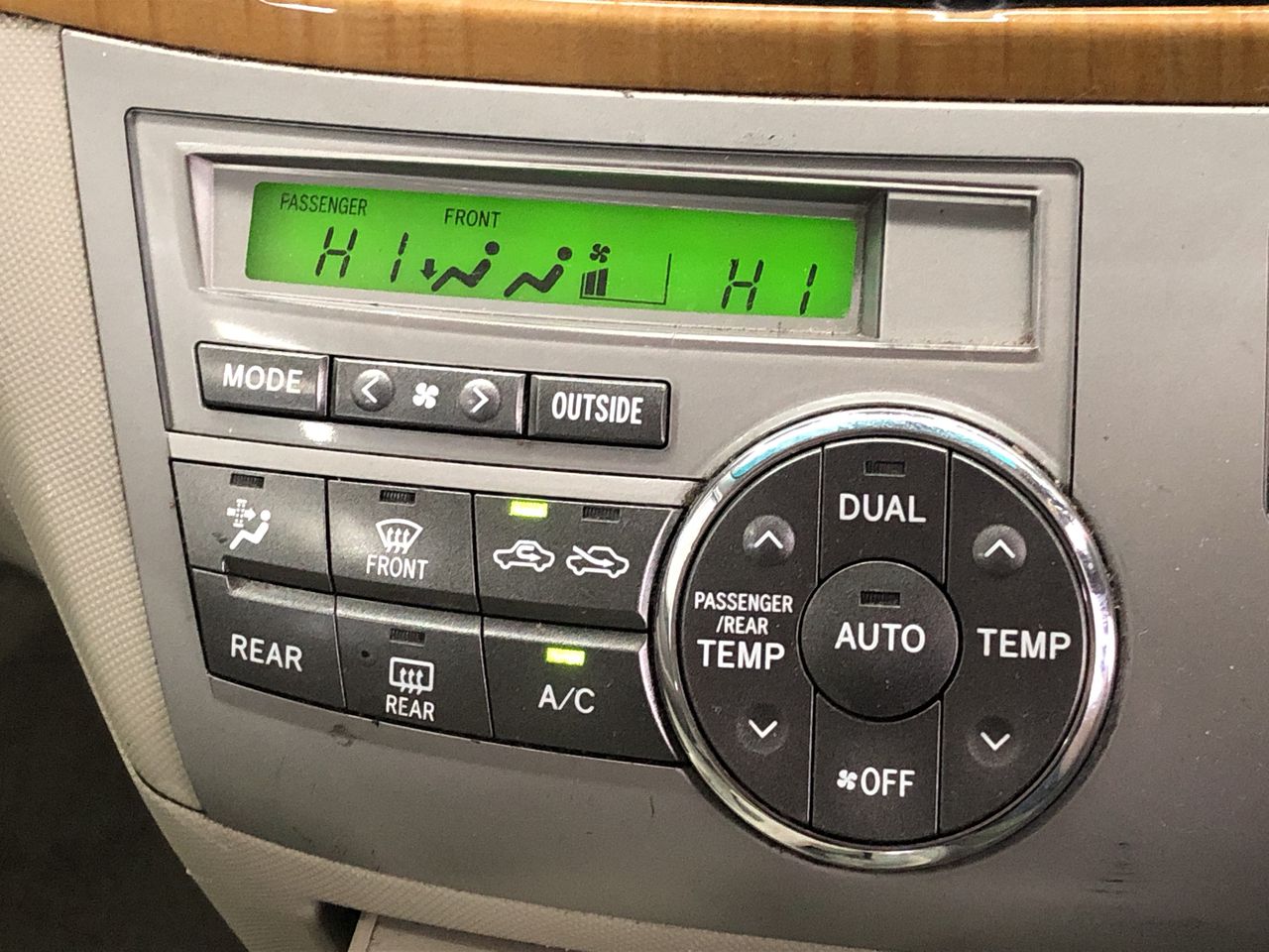 Mega Venusaur ex Japanese holo M1L 003/063 powerful starter.