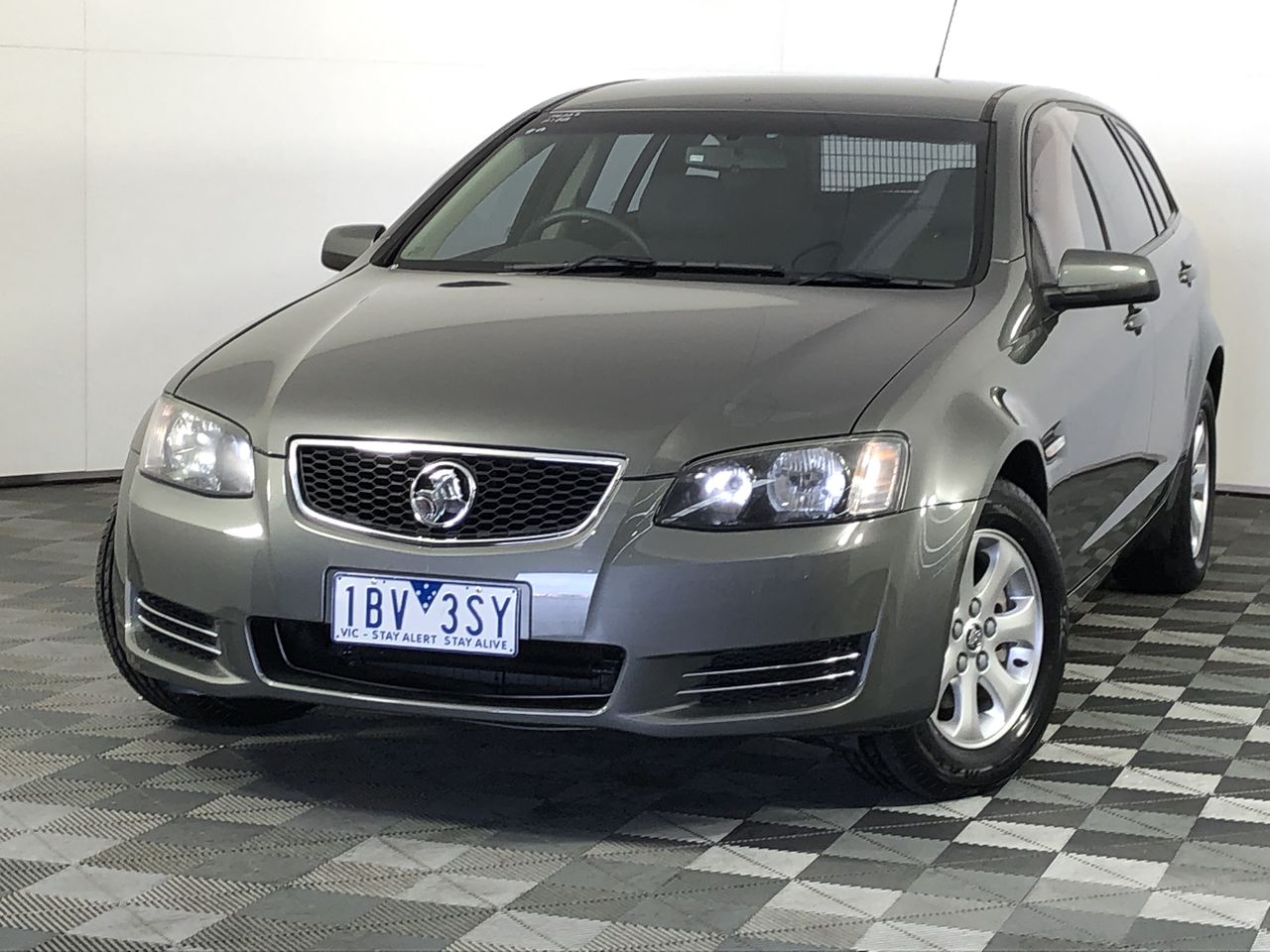 BOSCH 18V Charger & 2.5Ah Lithium-Ion Battery Starter Set. NB: Minor use &