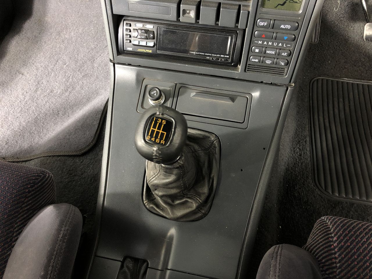 0.08  carat white round 5 diamonds