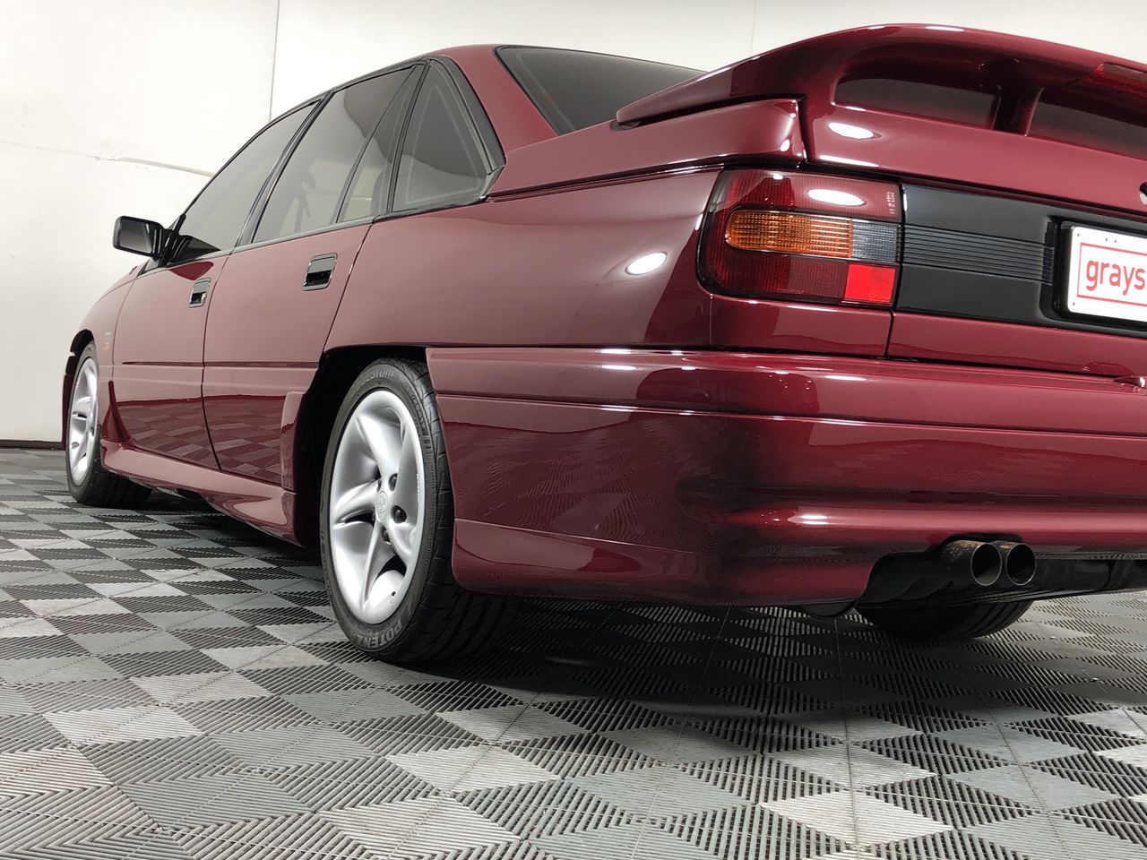 Waterproof  Watch Barrel Shaped Transparent Quartz Watch Popular