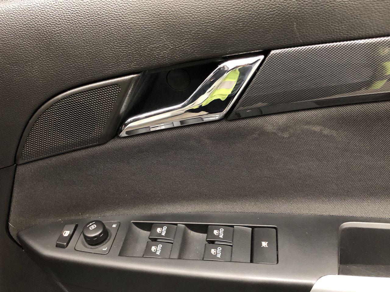 2.65 Carat White/off white diamond various bulk