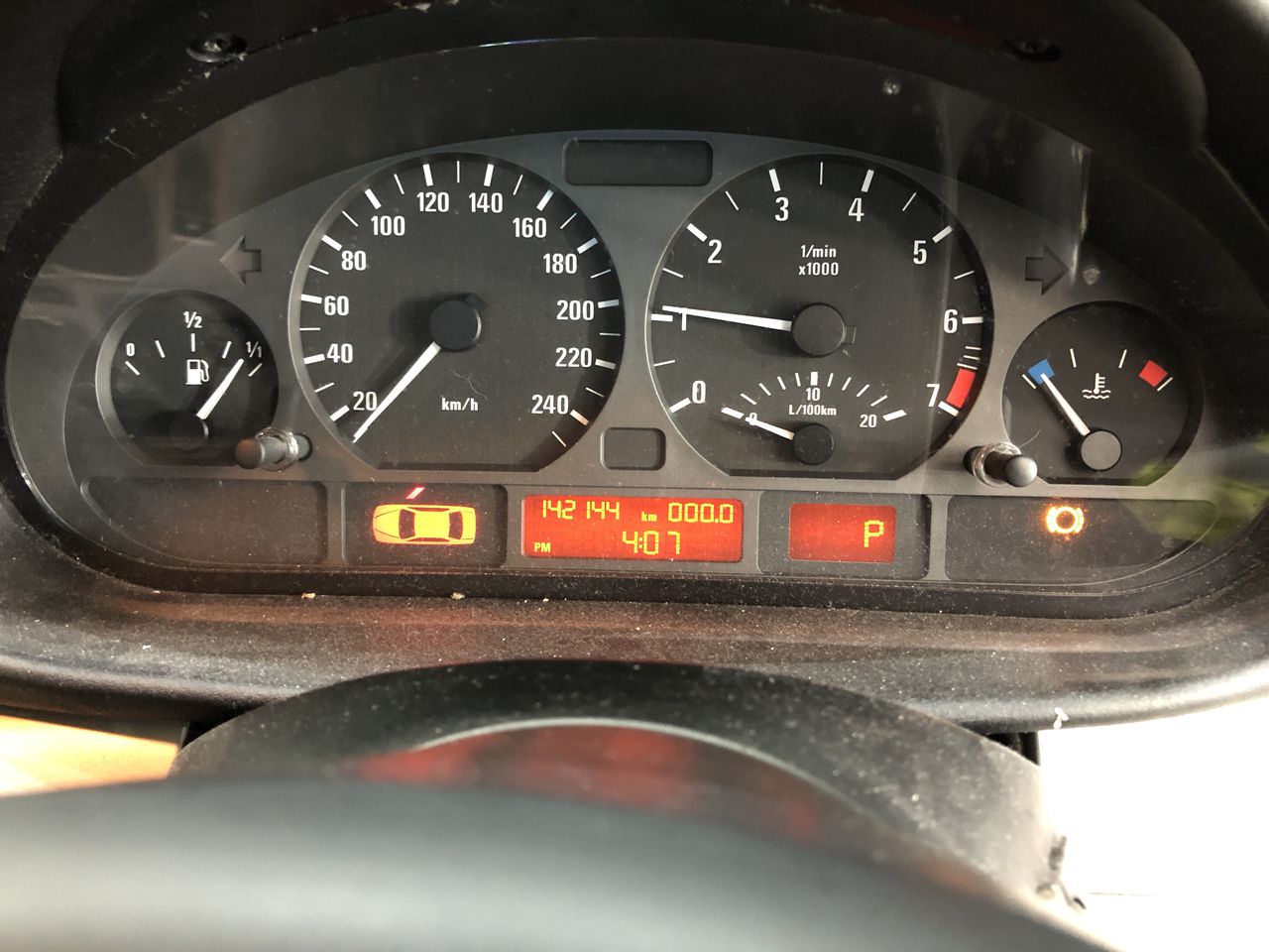 MISS SUNDARA Botanical Floral Pink Peach Print Quilt, Filled Reversible Sid