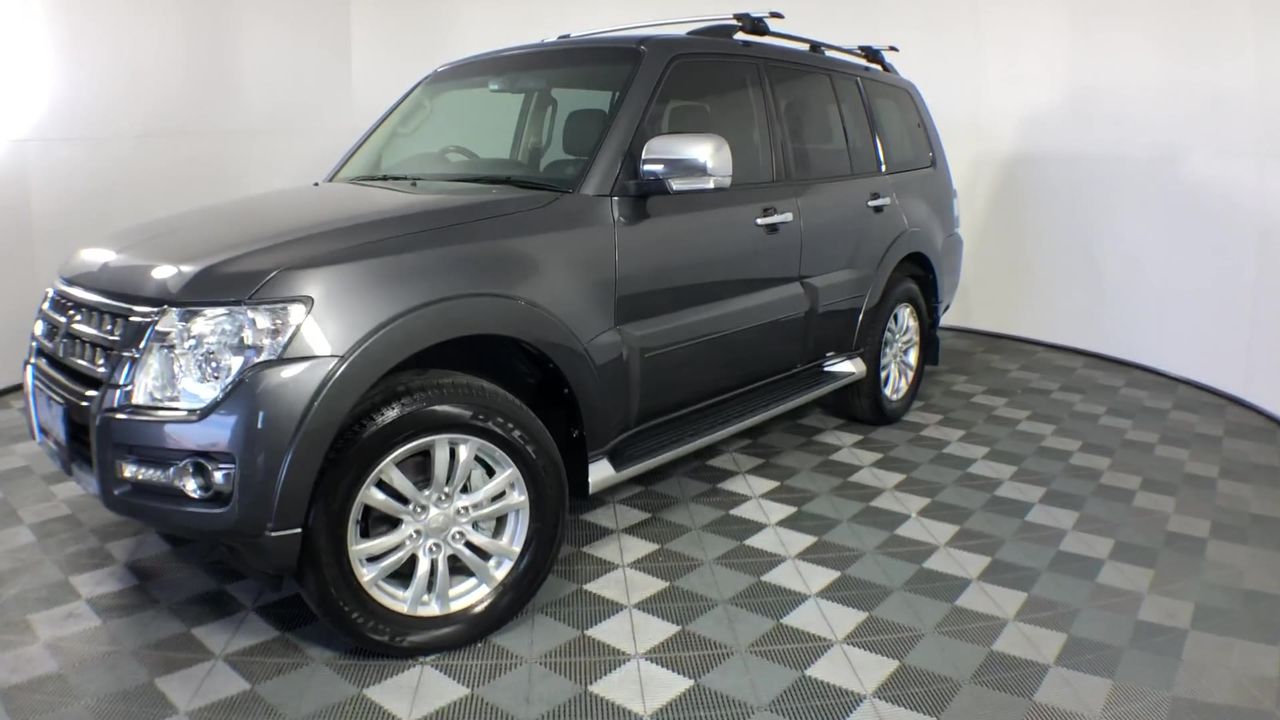 Elegant 18K Yellow Gold plated U letter bracelet