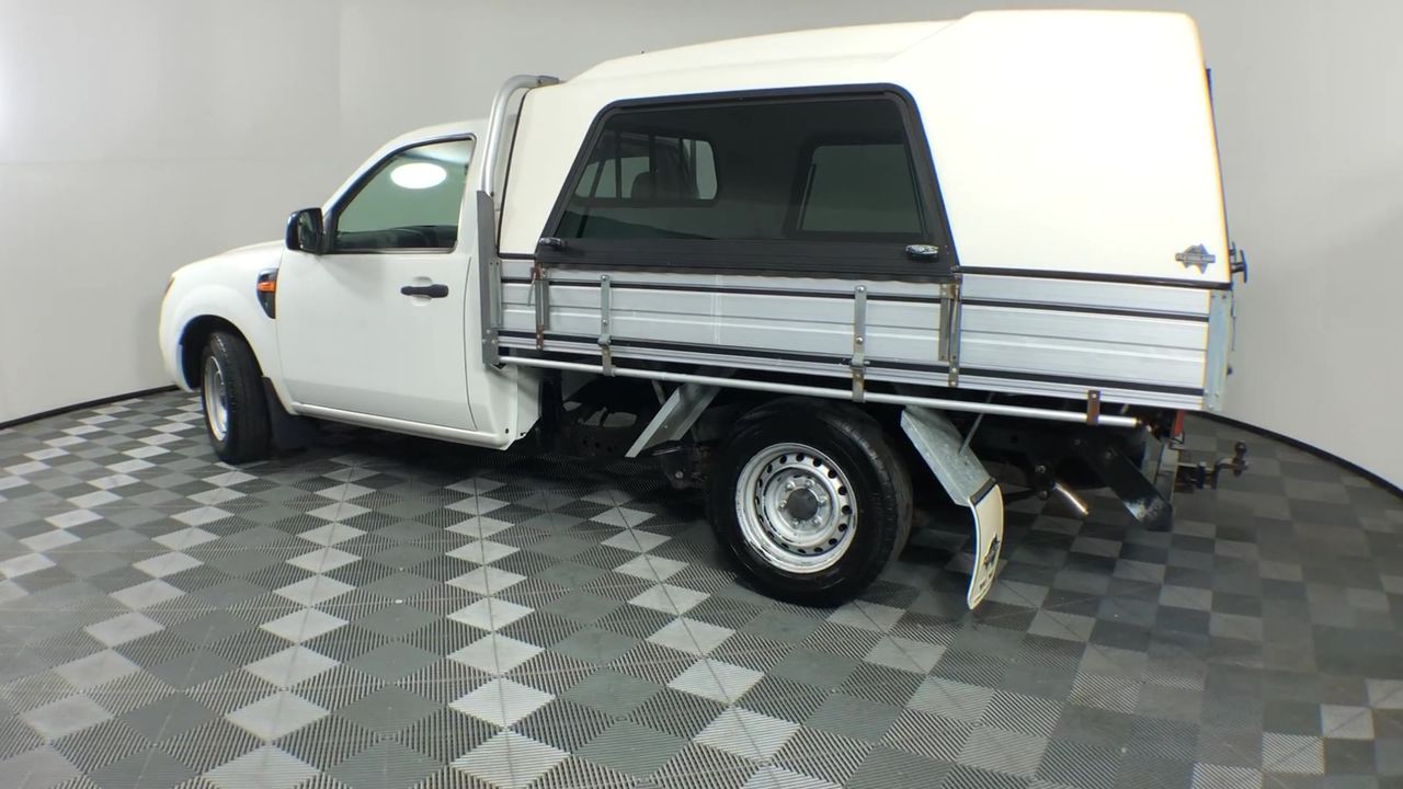 2016 UNC 50c HOLDEN HERITAGE COLLECTION HQ Kingswood COIN ON CARD