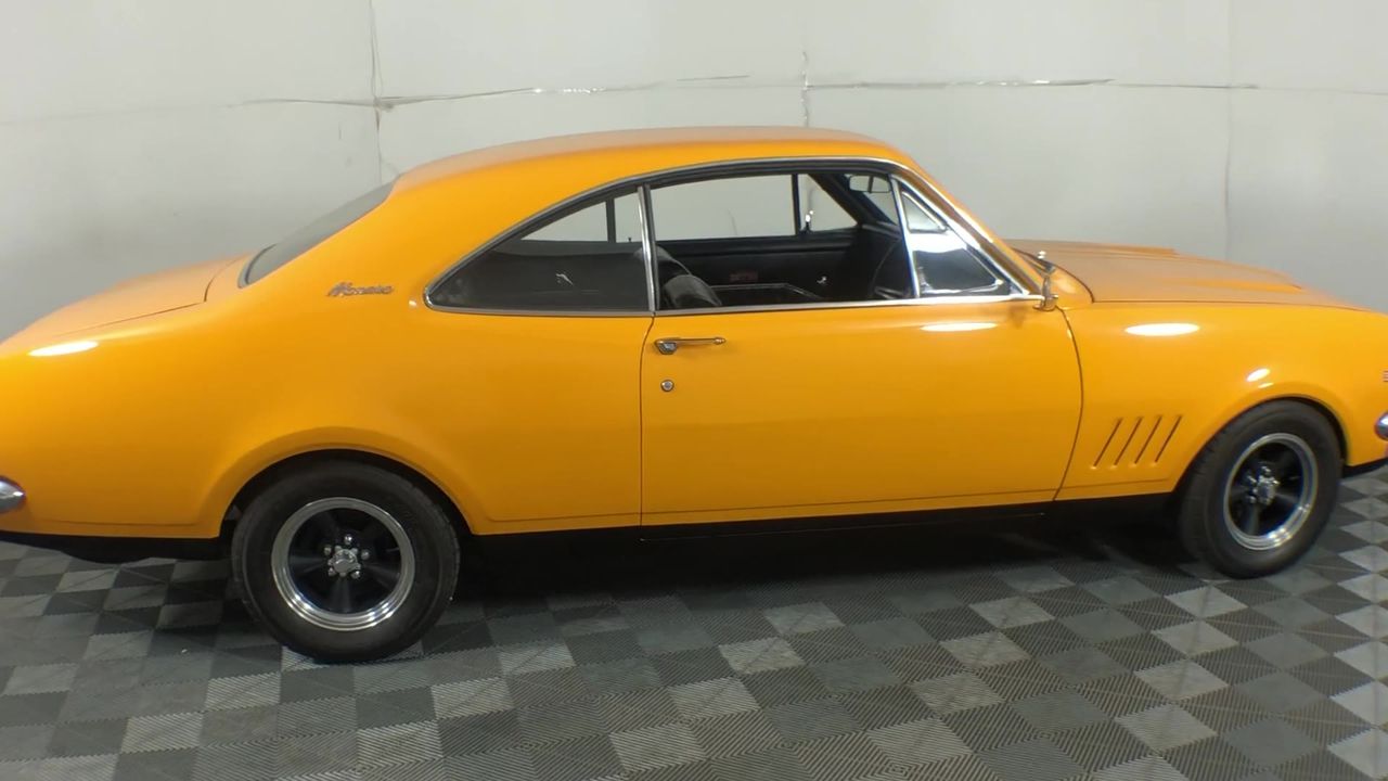 Bradman 5 Dollar Bi Metal Coin on Card of Issue 1996 Issued by RAM