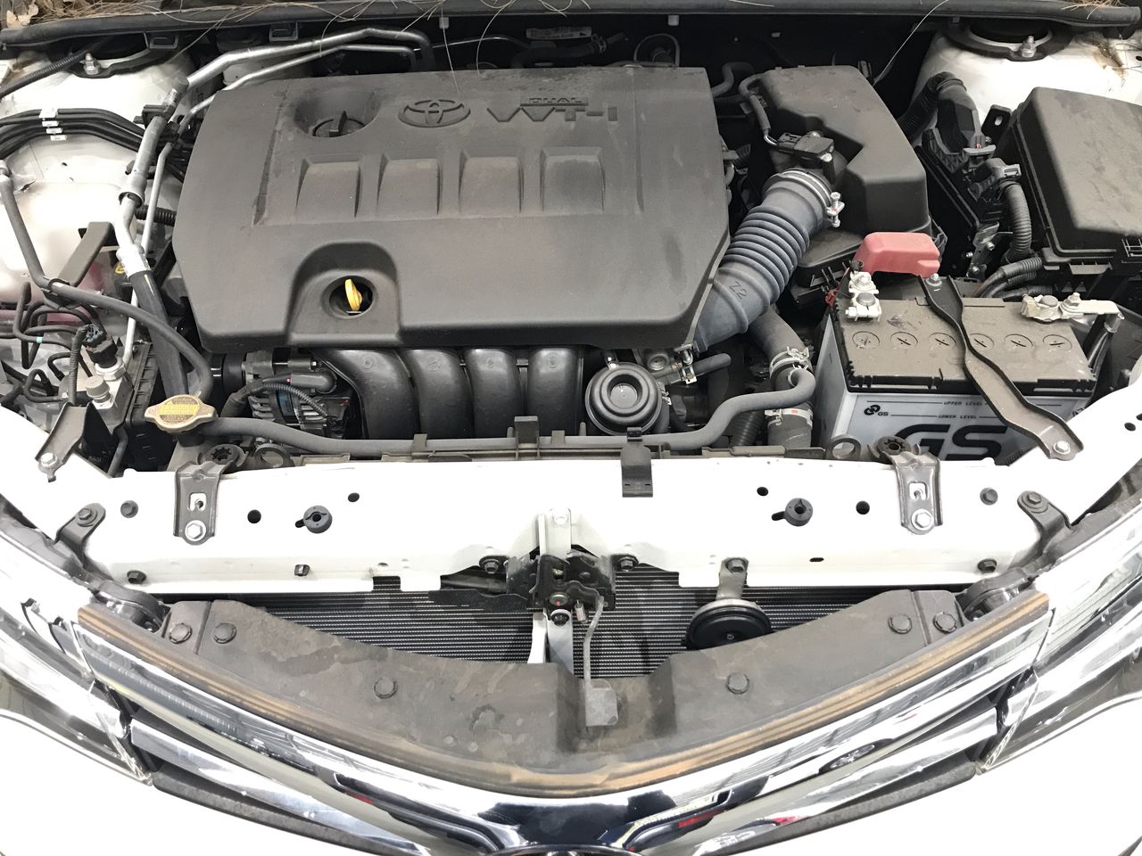 Approx 37 Ct of Loose Boulder Opal Chips (Coober Peby) In glass disp/bottle