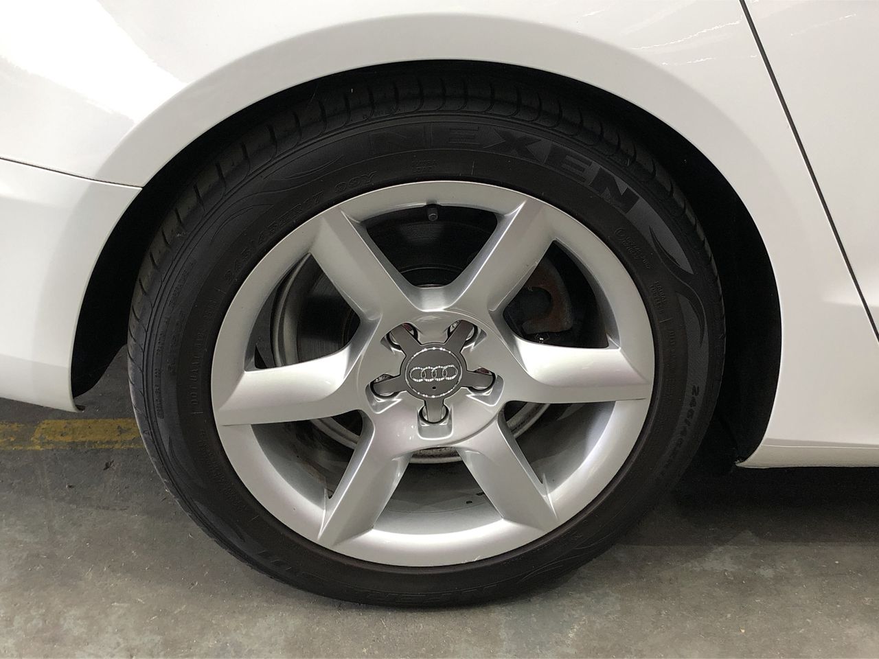 1966 Australia Silver Queen Elizabeth coin & 0.10 Xag silver bar x 4