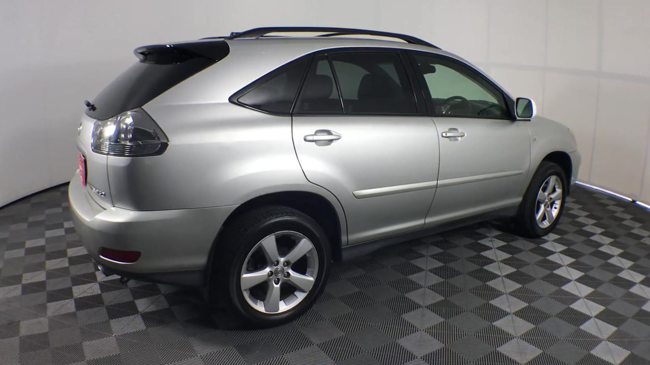 Stainless Steel Cannabis Leaf Necklace in Gold