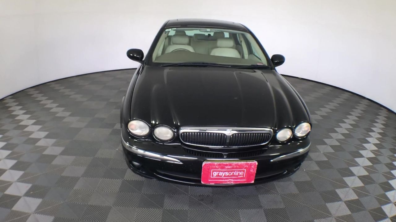 BIJ'OR - Designer White Freshwater Pearl Drop Earrings in Gold. RRP 59