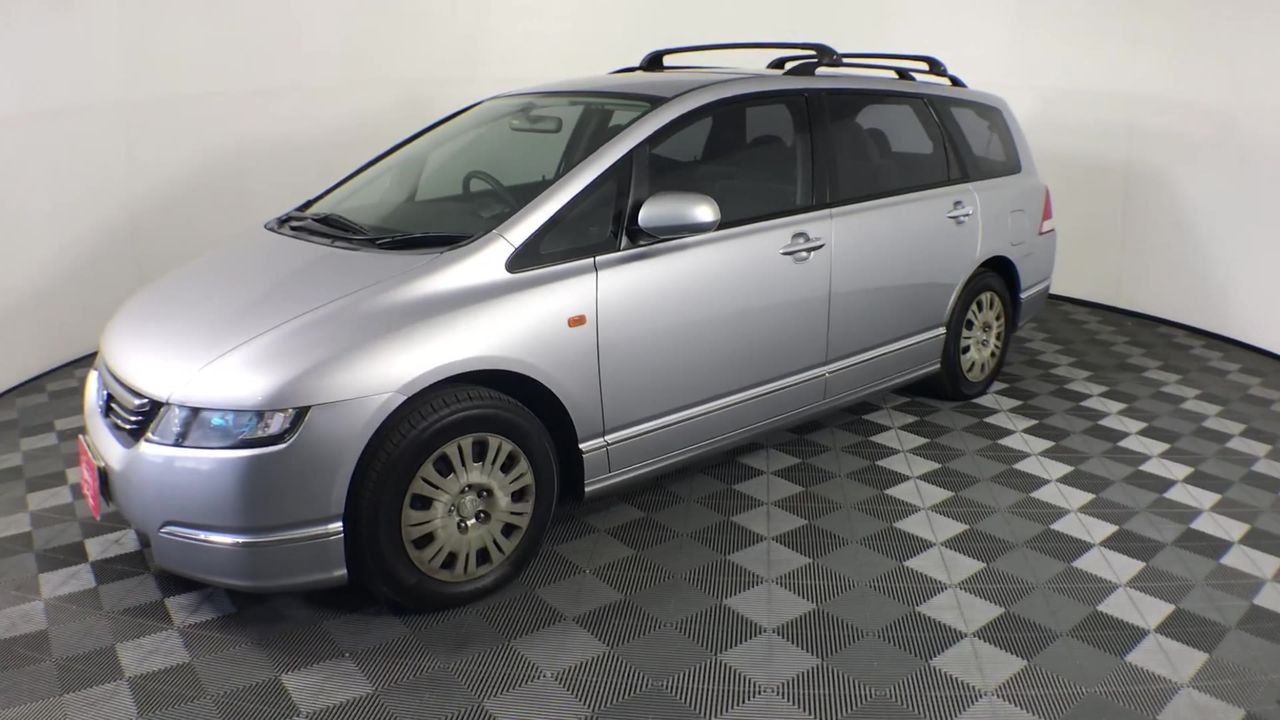 Stainless Steel Initial 'V' Bracelet with Simulated Diamonds - Yellow