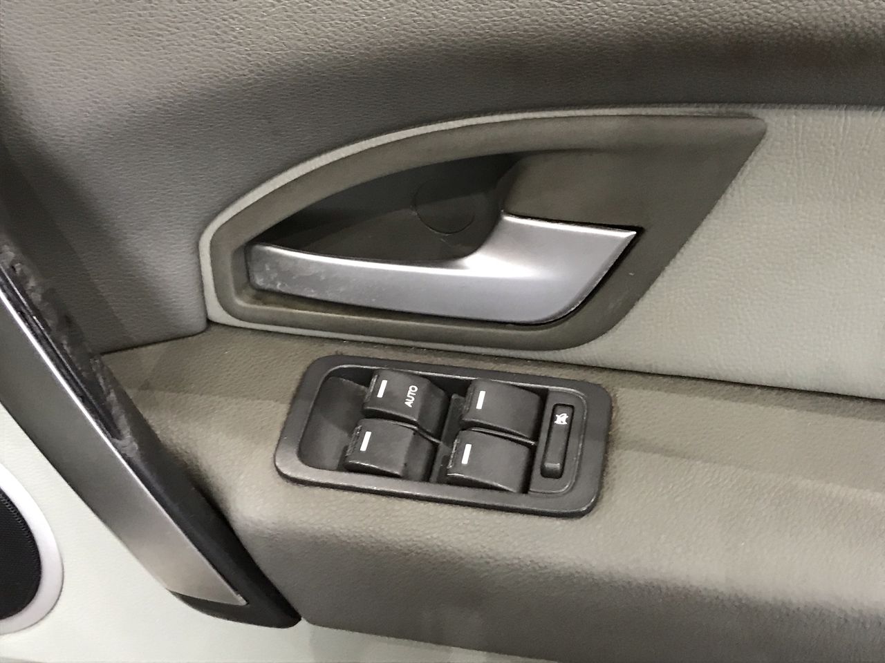 Solid 925 Sterling Silver 8mm Round Pendant Featuring a Crystal