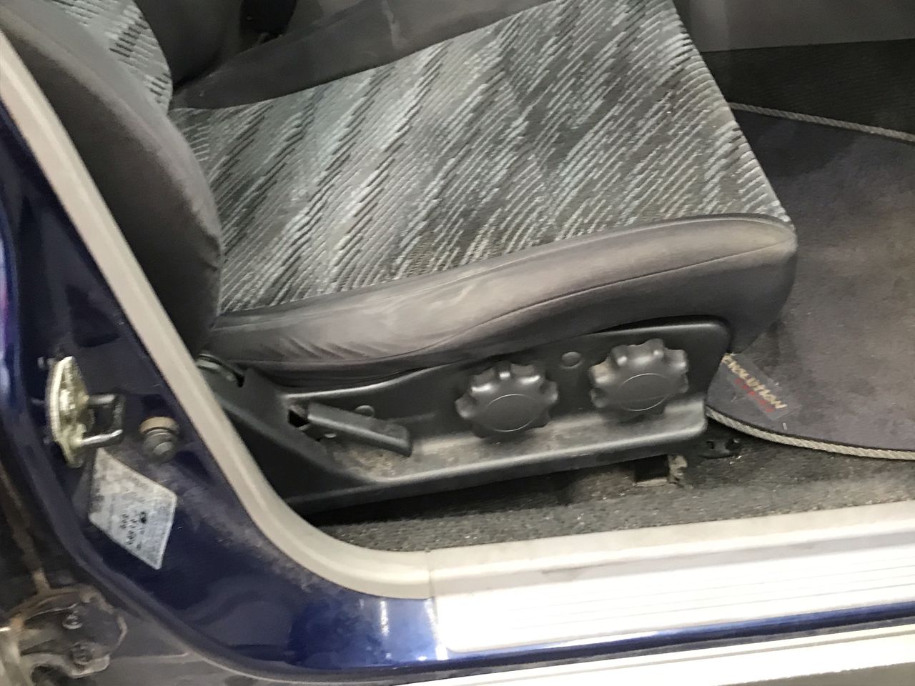 0.08 Carat White 4 round diamonds