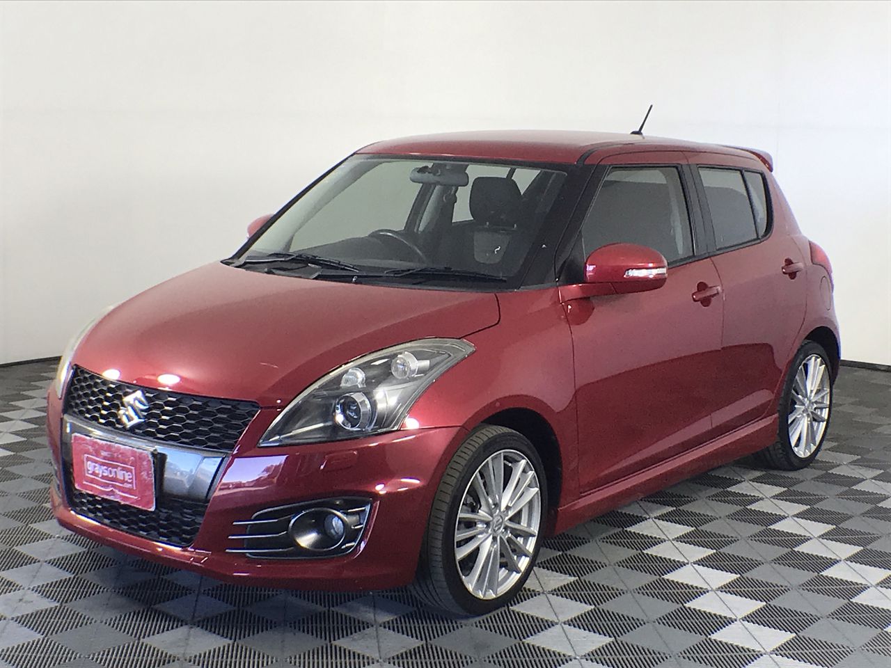 <B>9K Yellow Gold Peridot Claw Necklace 40-45Cm</B><P>