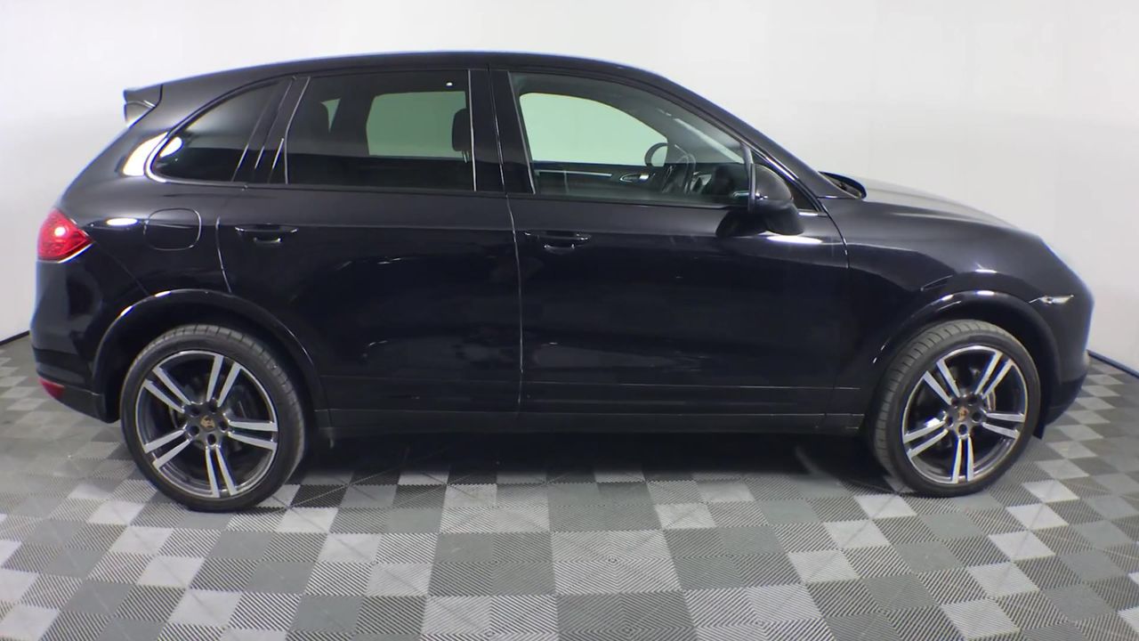 Round 925 Silver Simulated Diamonds Hoop Earrings