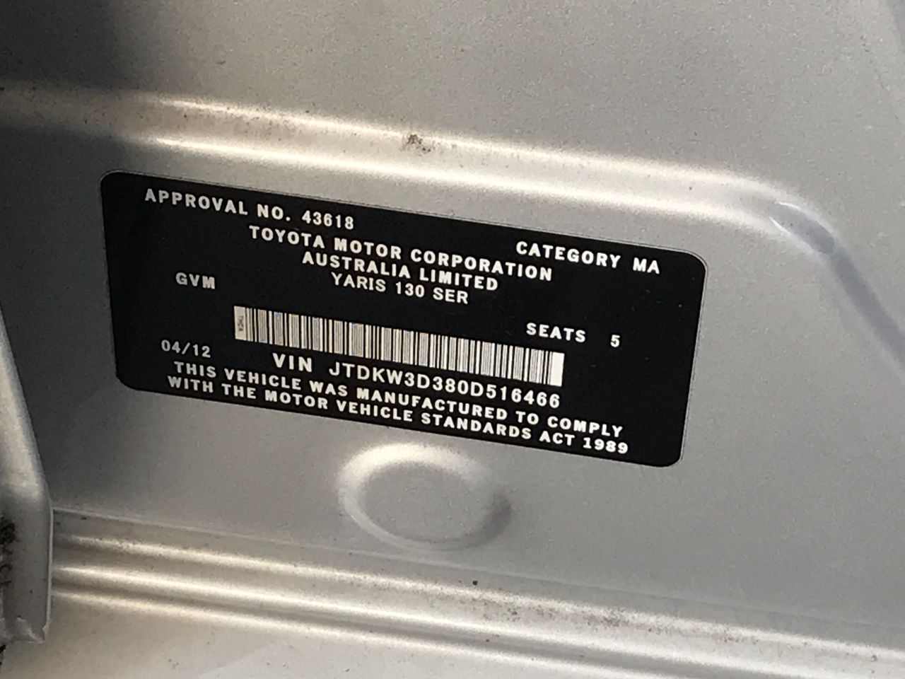 Vial full of Gold Leaf/Flake