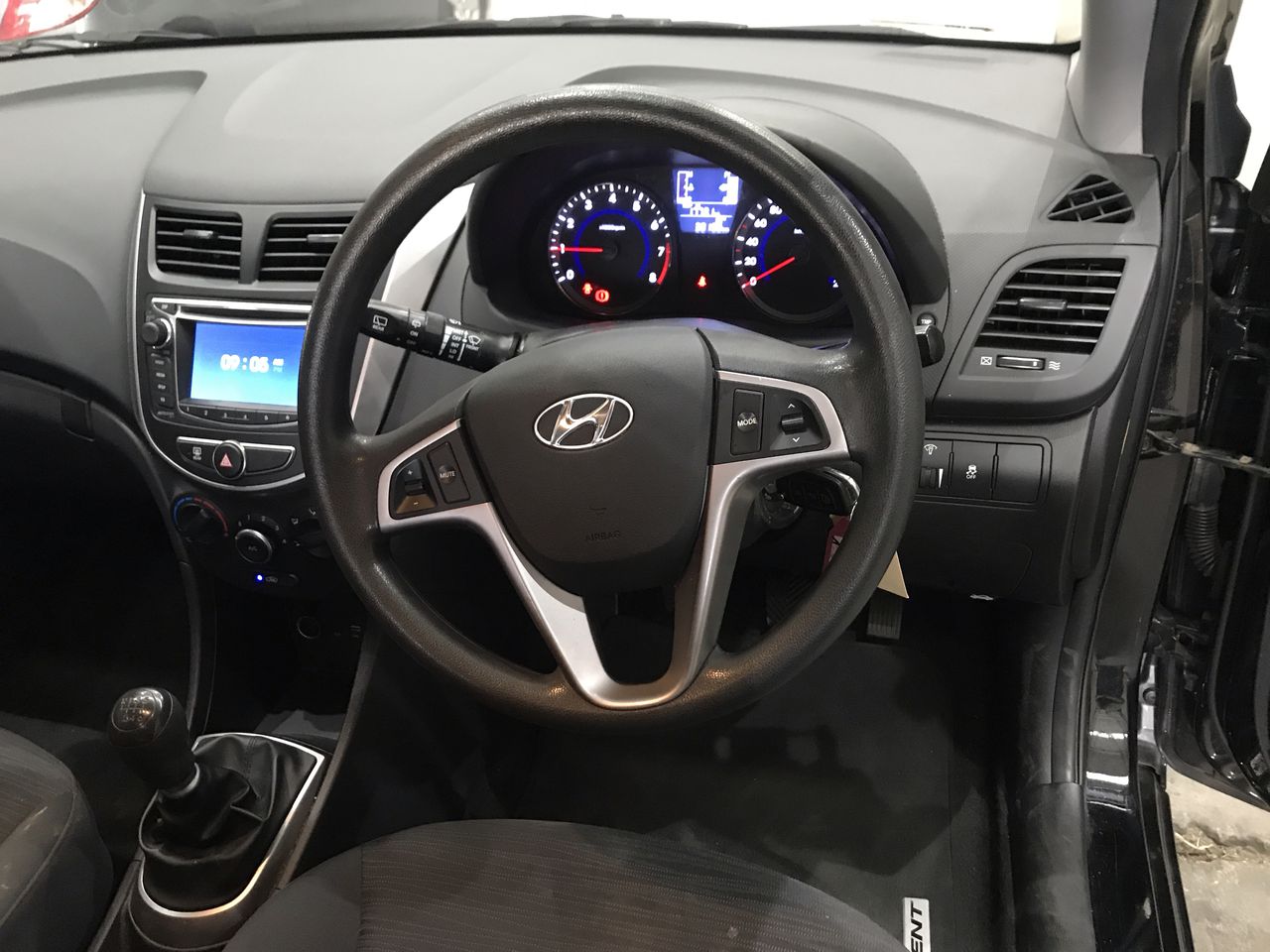 0.07 Carat White 4 round diamonds