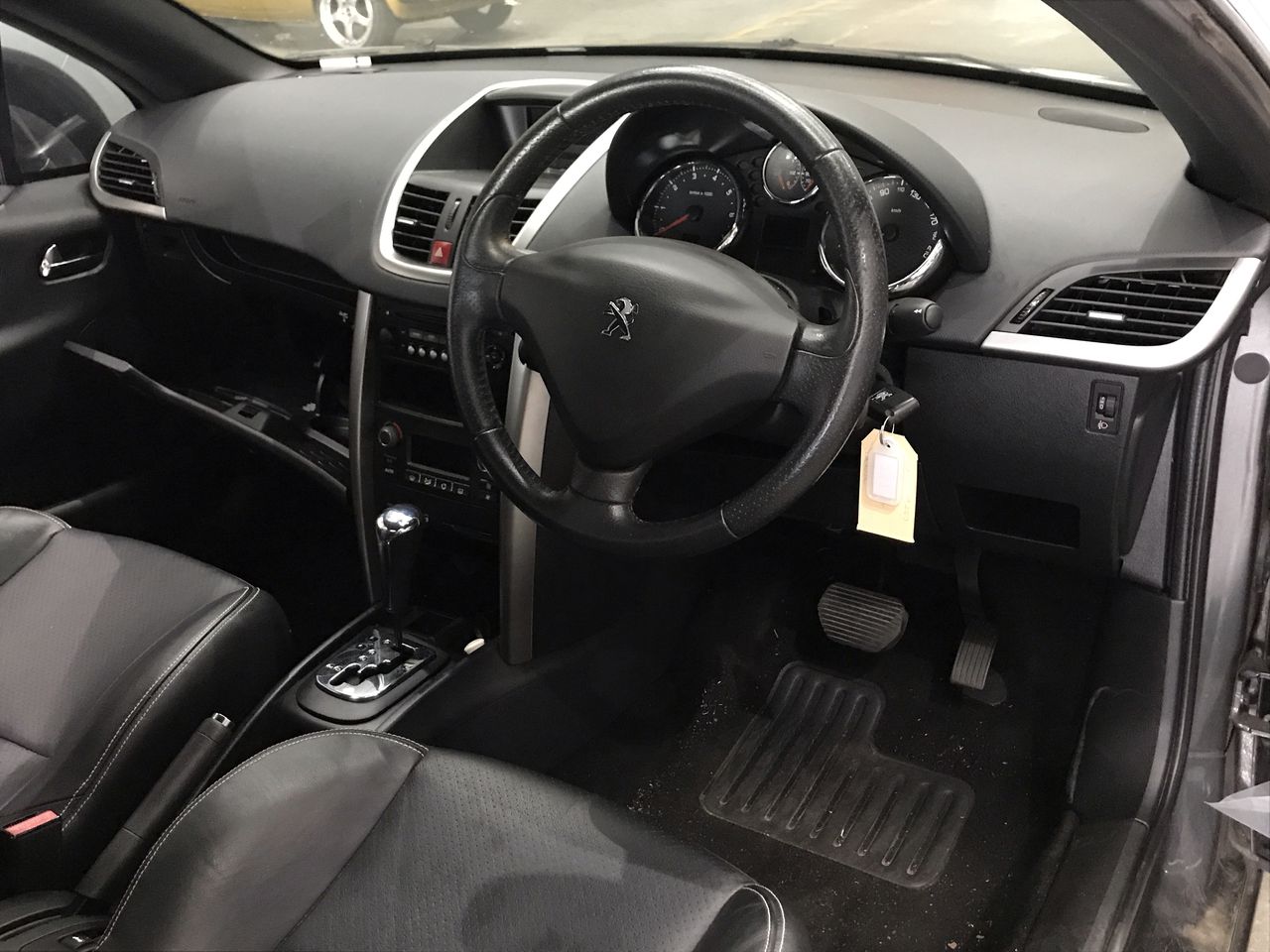 0.06 carat white 5 diamonds round