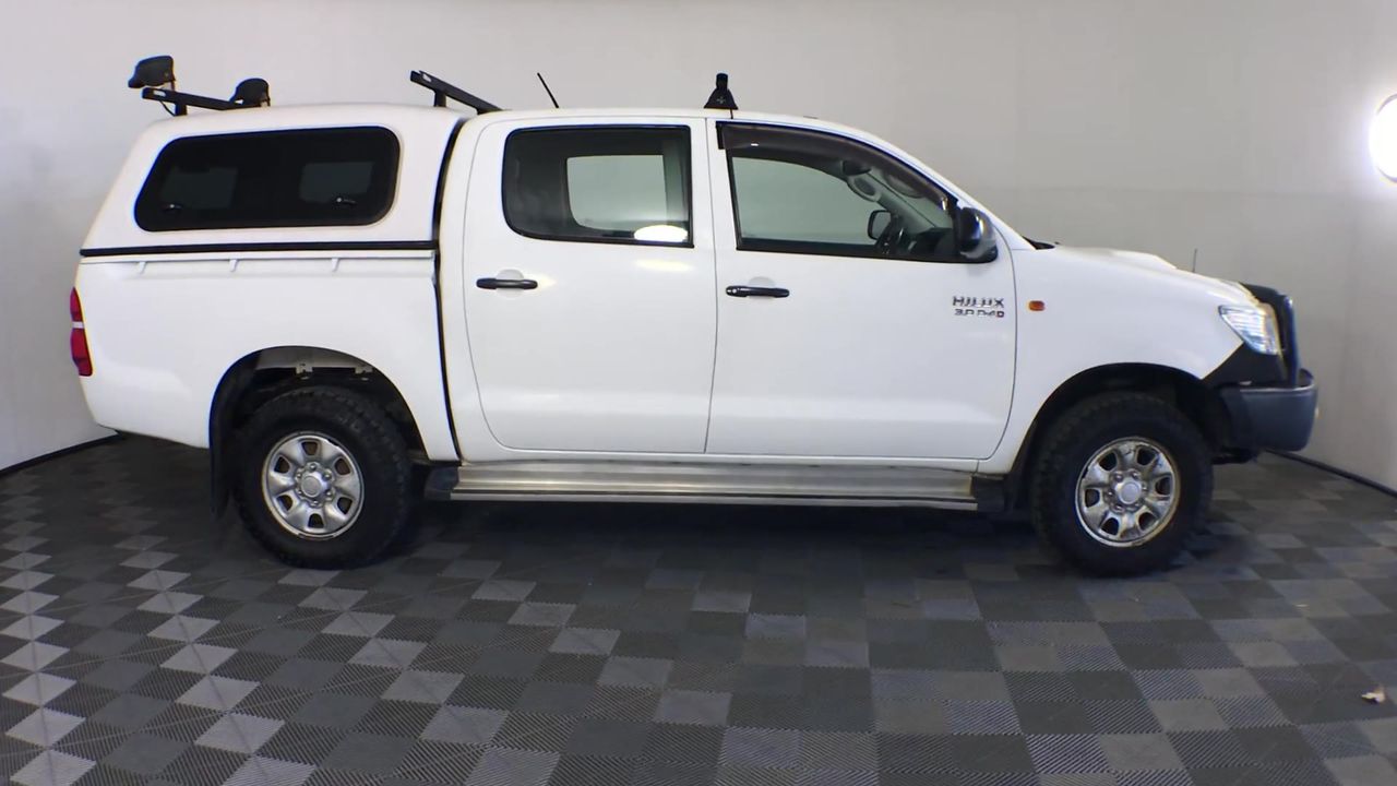 100.31 carat 11 Ethopian opals with retail valuations $12,037