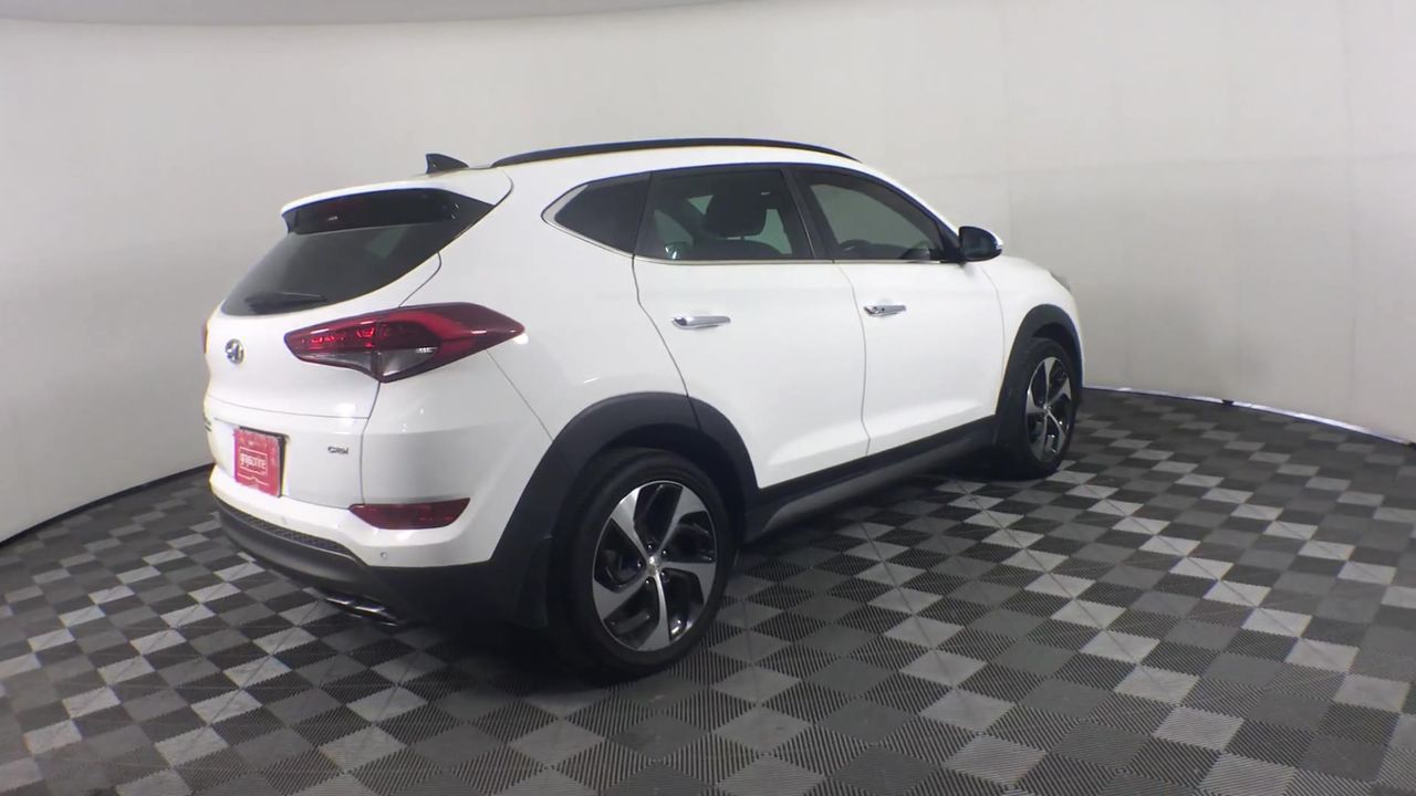 <p>2019 Isuzu NPR 45/155 4 x 2 Tipper Truck</p>