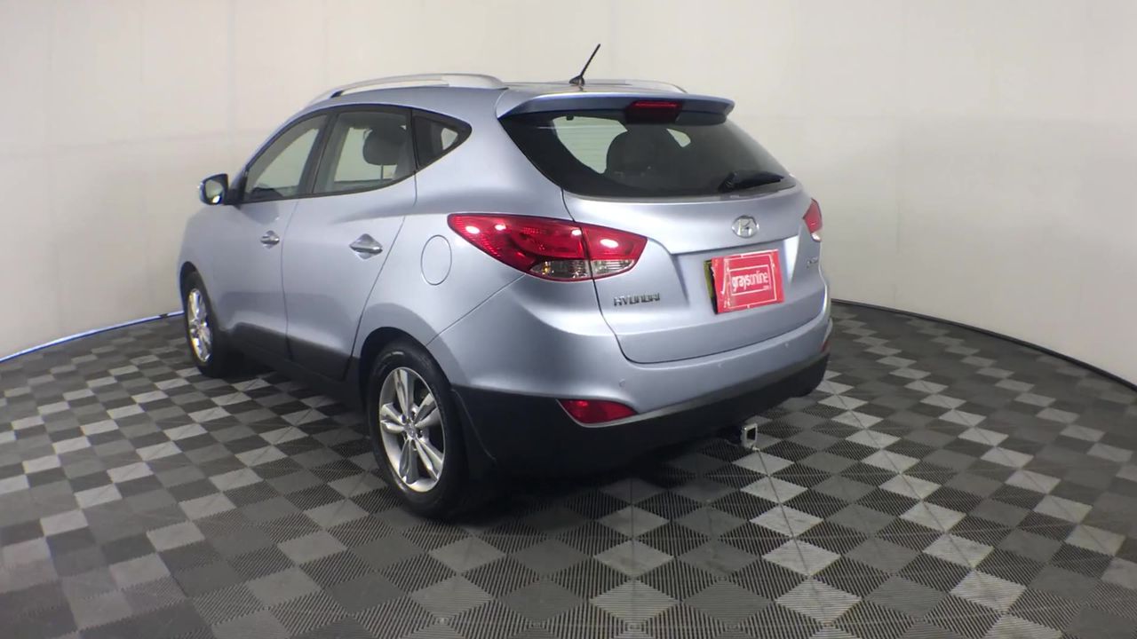 Quantity of 200 1650mm Star Pickets (Unused)