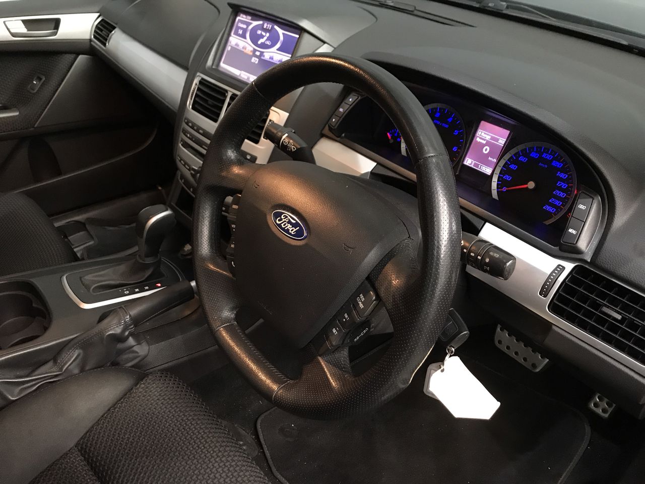 1/100 Scottdale x 2, 1 gram Valcumbi silver bars x 2 & 1 Kilo Copper Bar