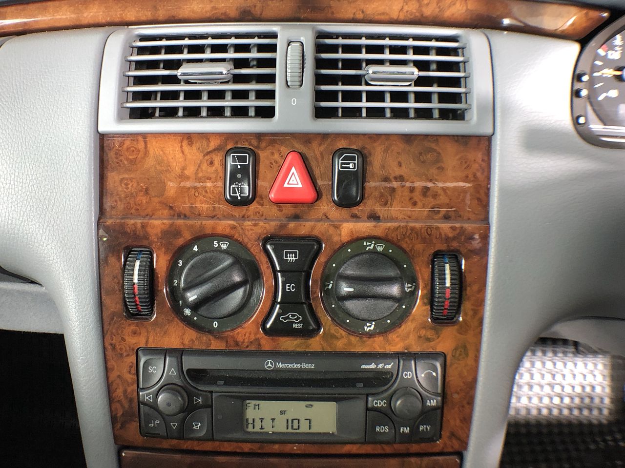 SAMSUNG S24E650BW Color Display Unit + Unknown Brand/Model Monitor Arm