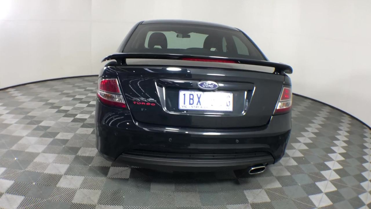 Elephant in the Room Buttery Chardonnay (6x 750mL).