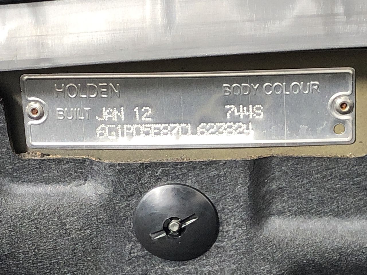 Approx 37 Ct of Loose Boulder Opal Chips (Coober Peby) In glass disp/bottle