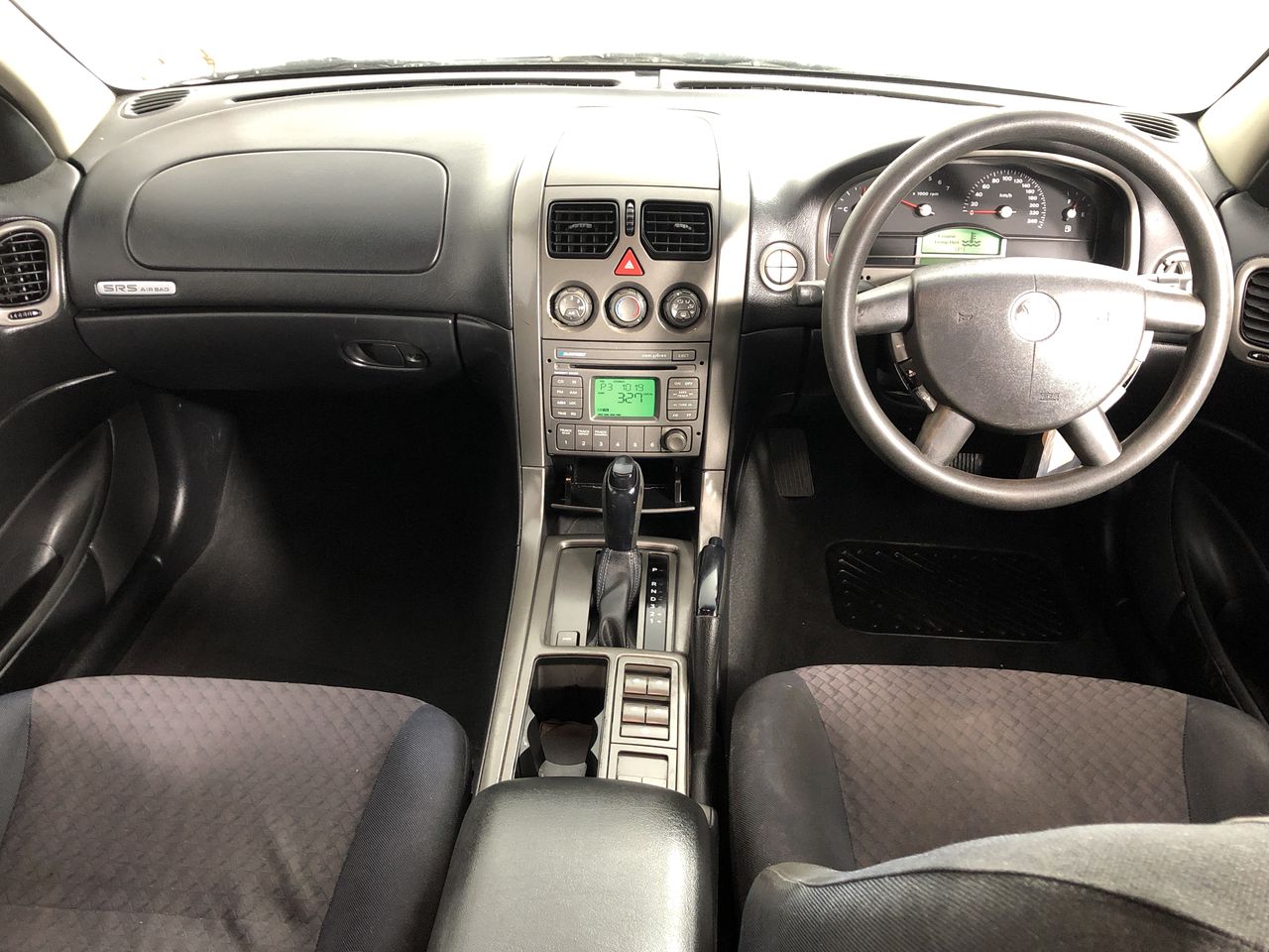 25.23ct Oval Facet Cut Bi-Colour Ametrine Gemstone - 1Pc