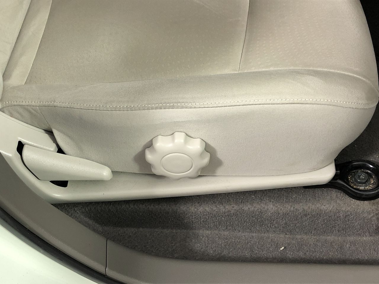 0.06 carat 4 natural white round diamond