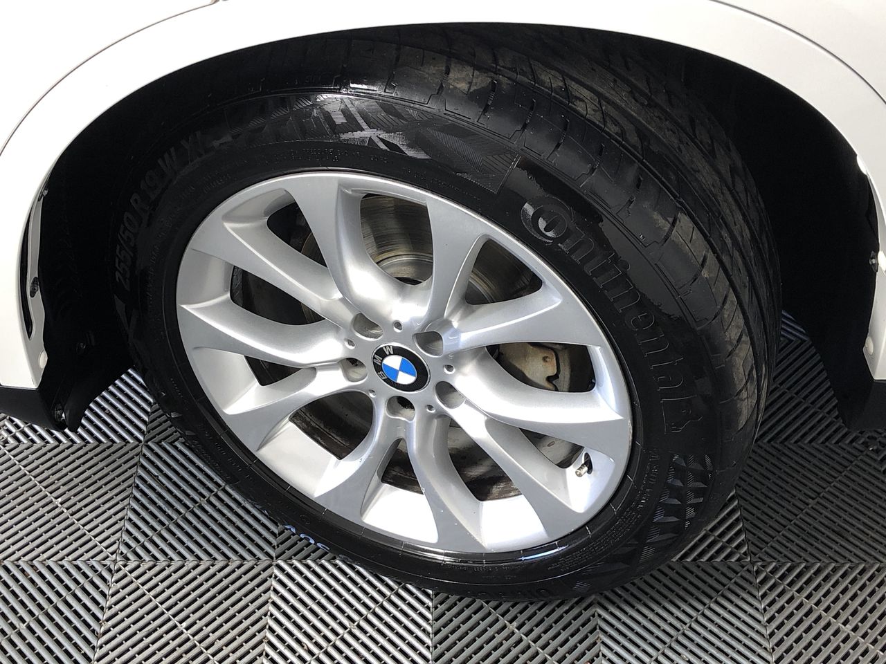 2012- 1 Ounce "Year Of The Dragon" Coin Finished in 999 Fine Silver