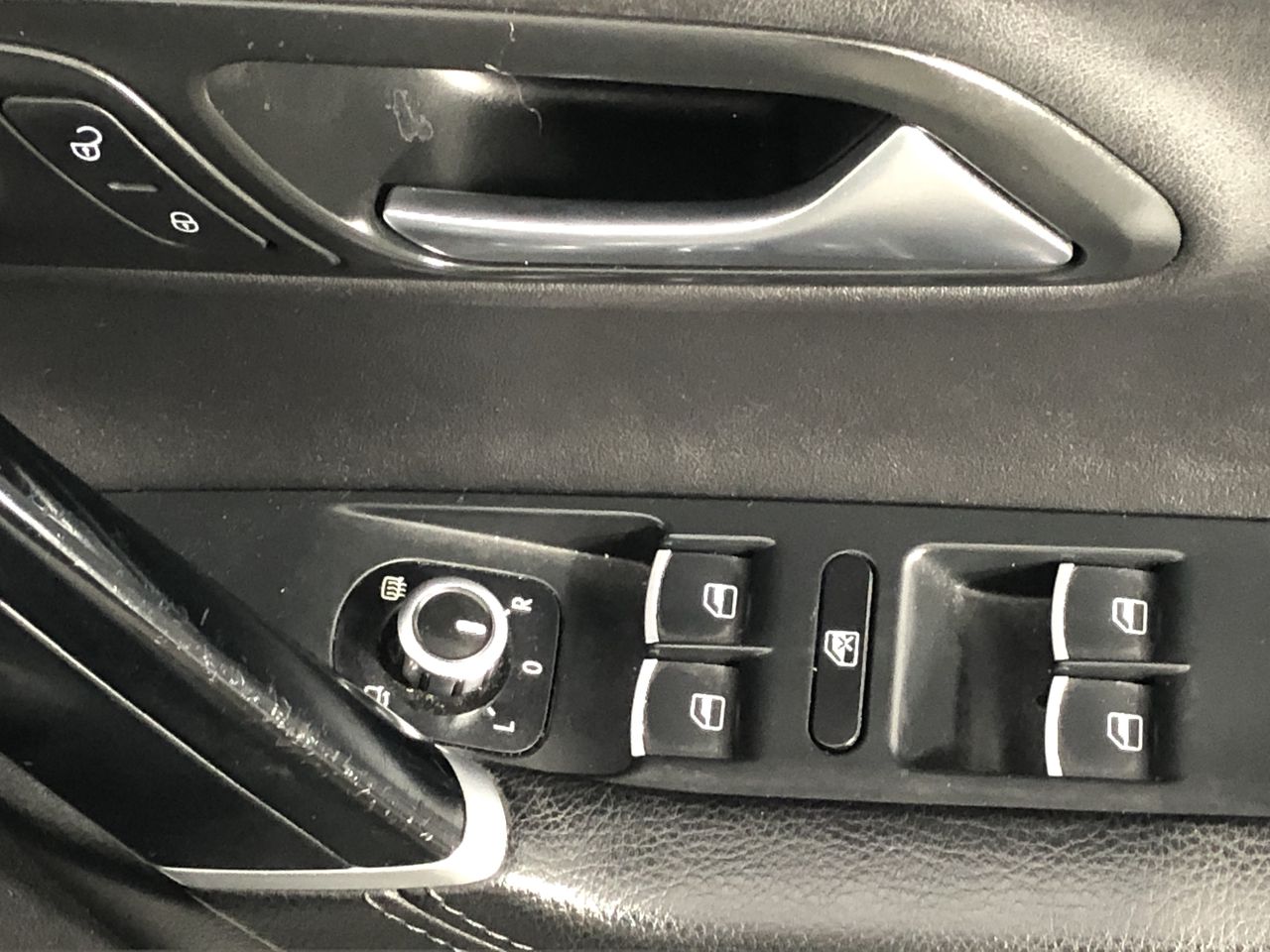 1.46ct oval cut Ruby & 0.08ct 2 Stones Round Dia. SI/G Ring 18K White Gold