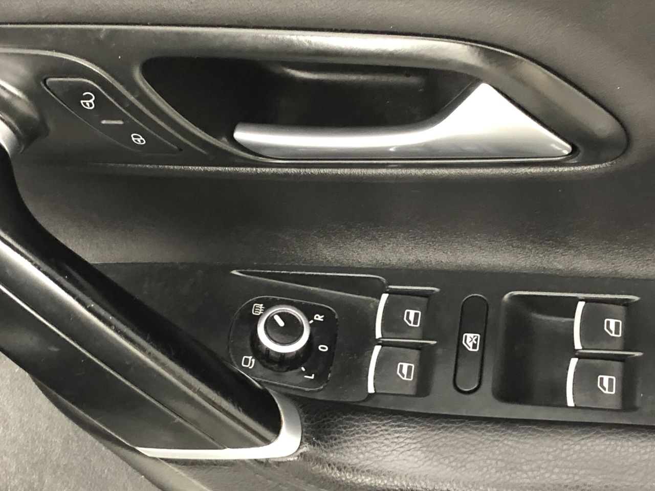 Sylveon V 040/069 Japanese AR 10 Pristine