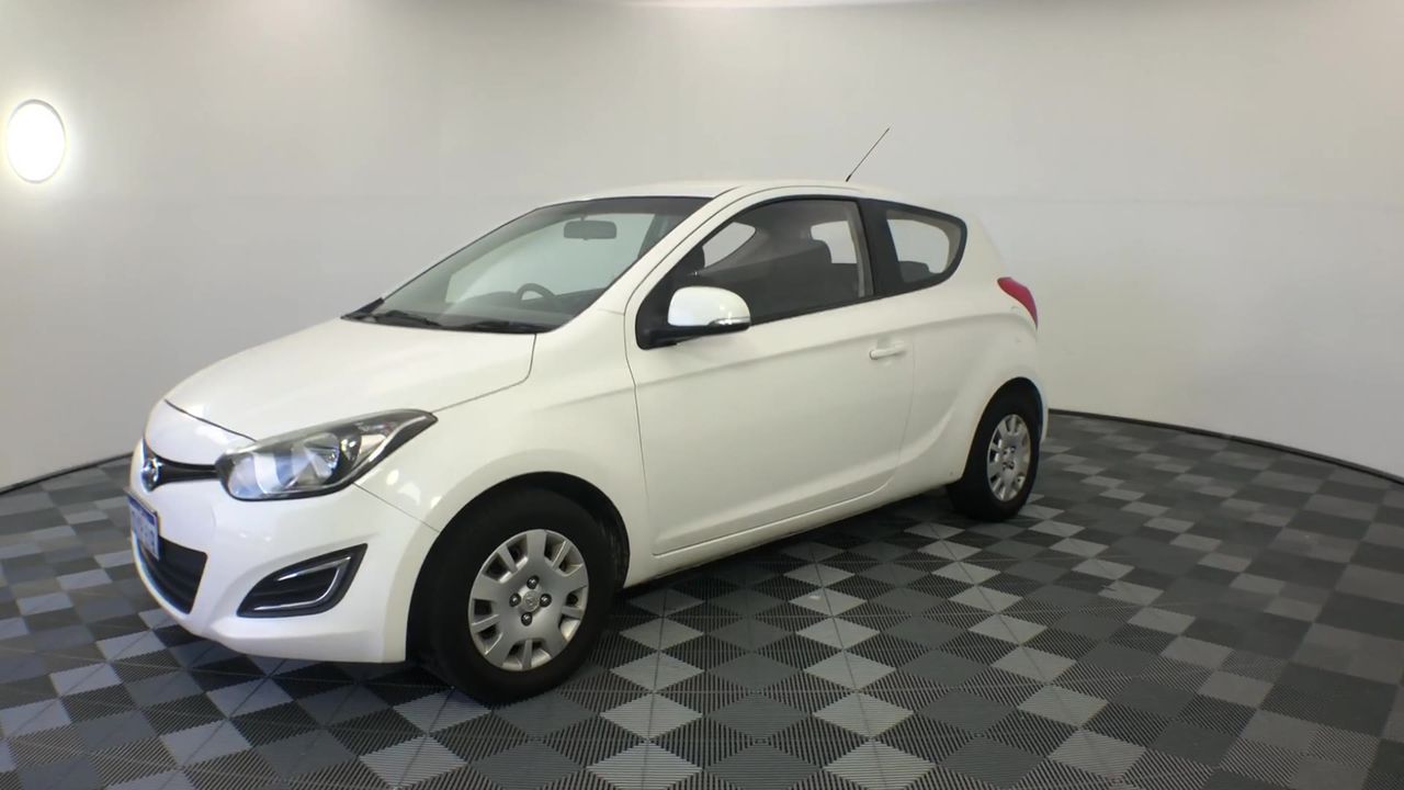 0.08 Carat White 4 round diamonds