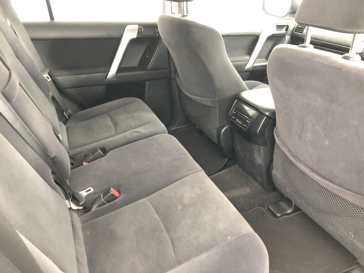 DYSON V8 Cordless Vacuum Cleaner, Model No.: 394437-01. 