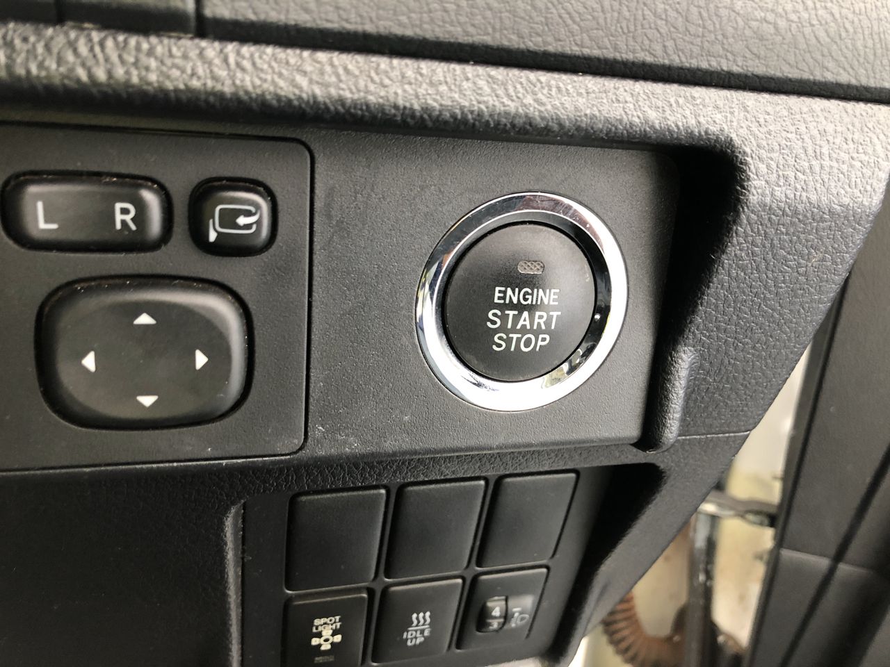 KOGAN SmarterHome 3000W Outdoor Electric Radiant Strip Heater. NB: Brand ne