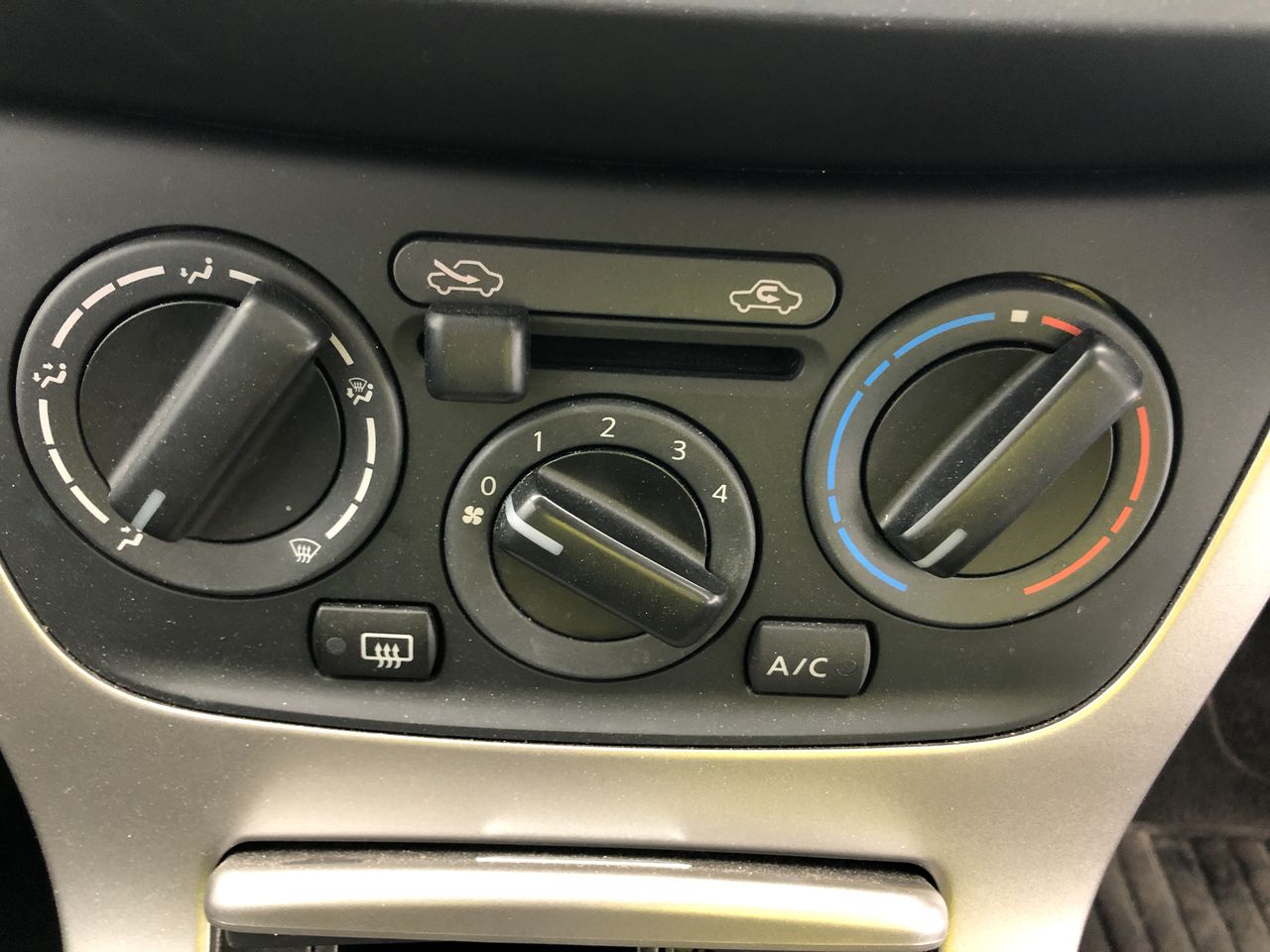 VTECH BC8213 V-Hush Mini Storytelling Soother with Sleep Trainer, Songs, St