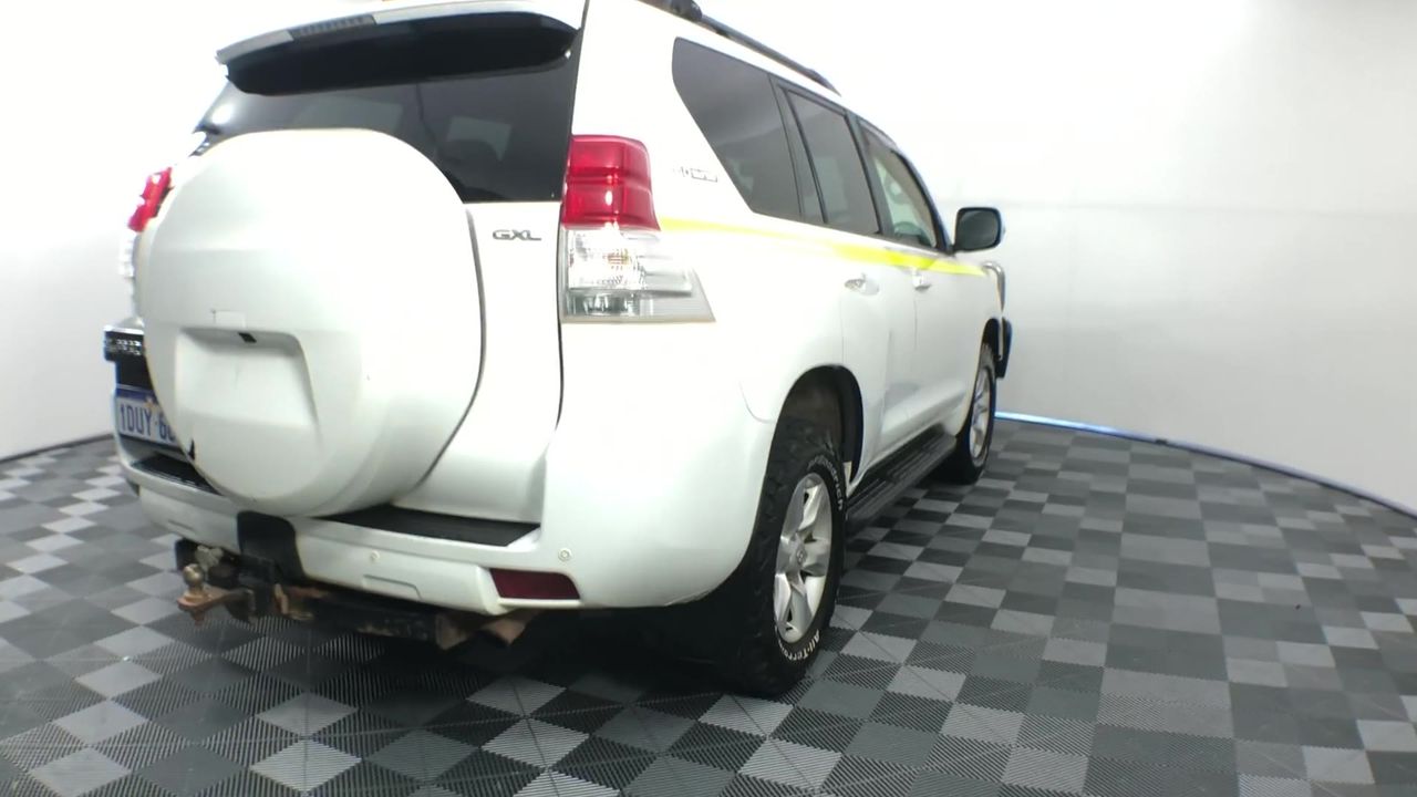 TOMMEE TIPPEE Twist and Click Advanced Nappy Bin, Eco-Friendlier System, In