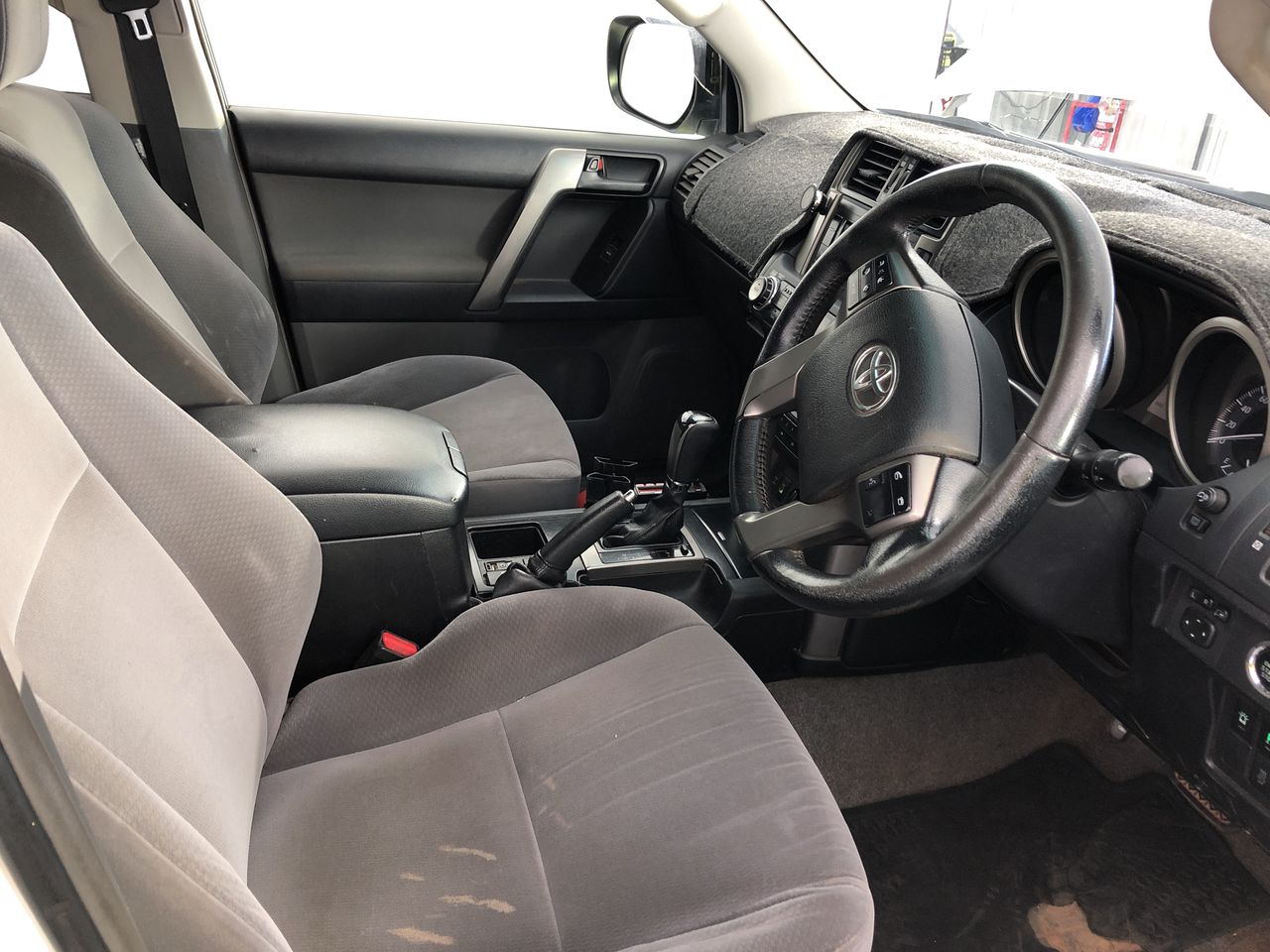 ERGOBABY Omni 360 Cool Air Mesh Baby Carrier, Pearl Grey, Newborn to Toddle