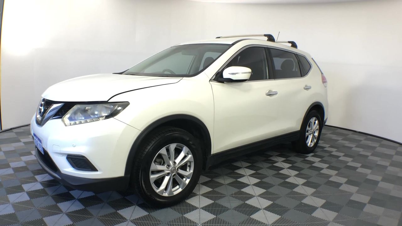 Designer Black Swirl Ring with Dark Green Simulated Diamonds - US Size 7