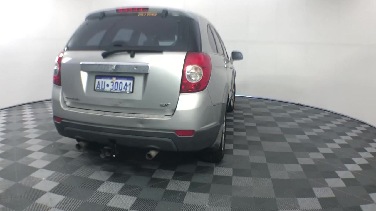 Classic Rhodium Plated Filigree Heart Locket