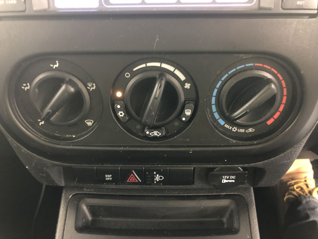 SIGNATURE Box of 640pc Flushable Wipes (10 x 64ct). NB: Damaged packaging.